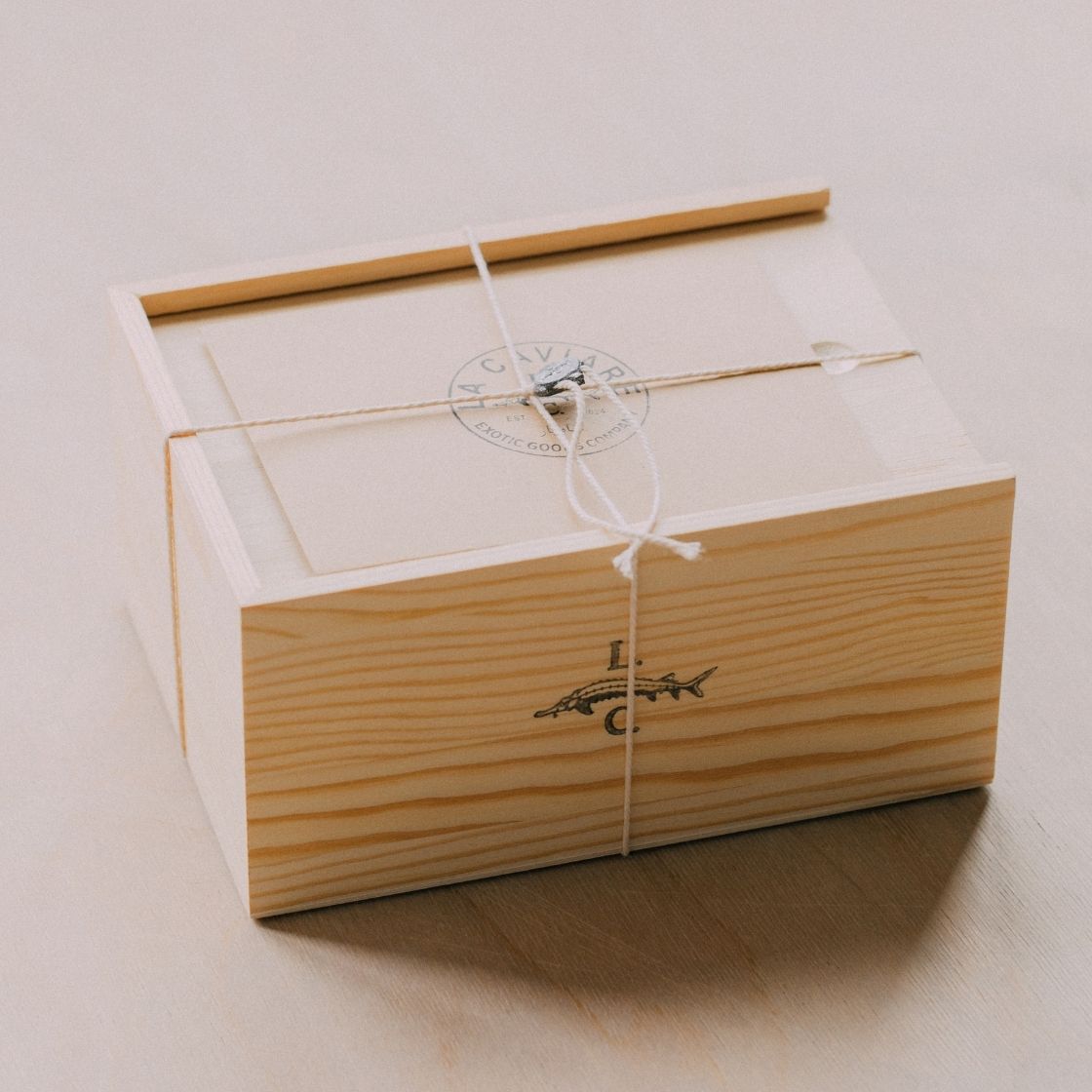 La Caviare wooden luxury gift box for Baerii and Ossetra caviar
